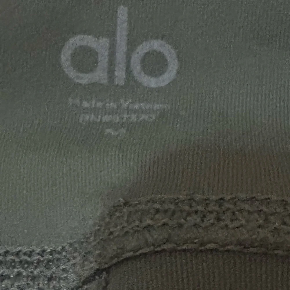 ALO Yoga women’s‎ Dark Green Leggings
